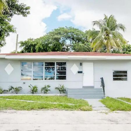 Modern 5 Bedroom Miami Home 15 Min To The Beach Buitenkant foto